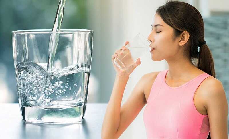 Uống nước điện giải để ngăn ngừa quá trình lão hóa