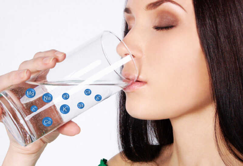 Uống nước ion kiềm có thể chống lại quá trình lão hóa tự nhiên