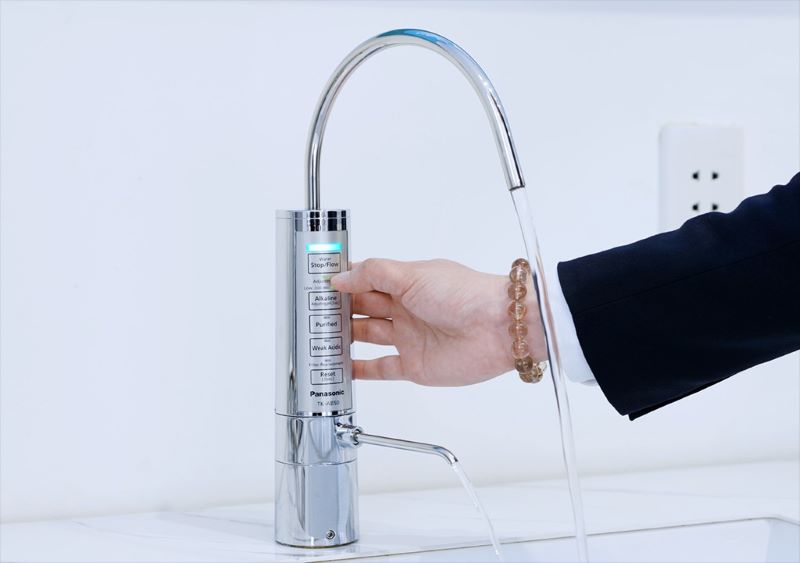 Máy lọc nước ion kiềm Panasonic TK-AB50 tạo ra nguồn nước tốt cho sức khỏe người dùng